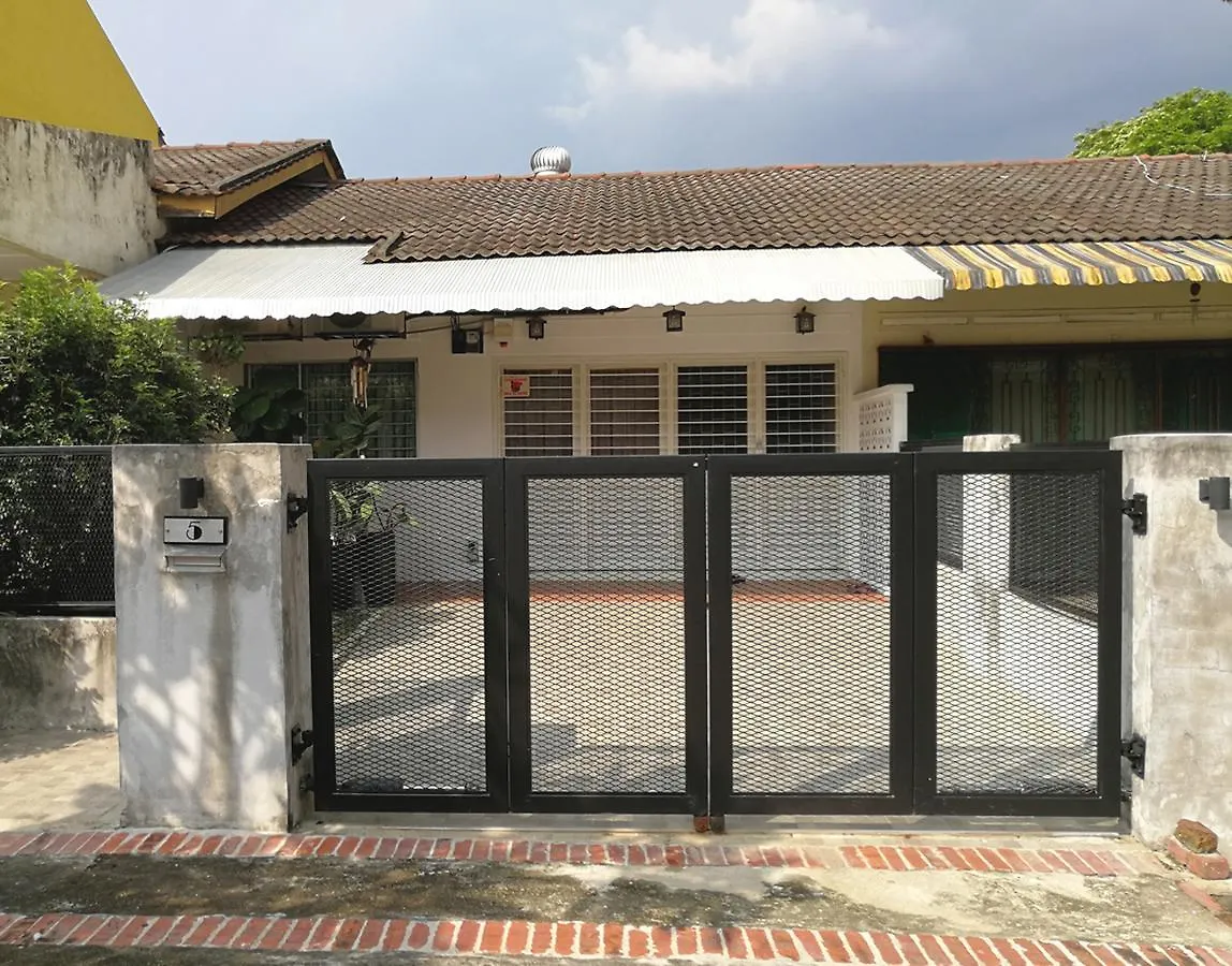Fivehouz Guest House Petaling Jaya